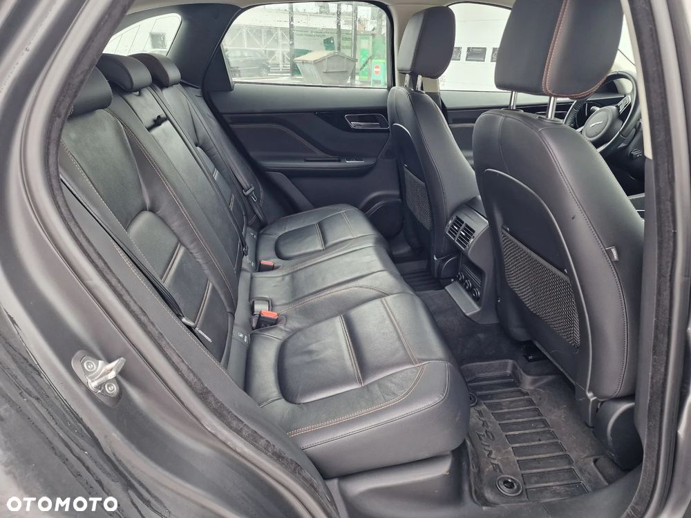 Jaguar F-Pace - 19