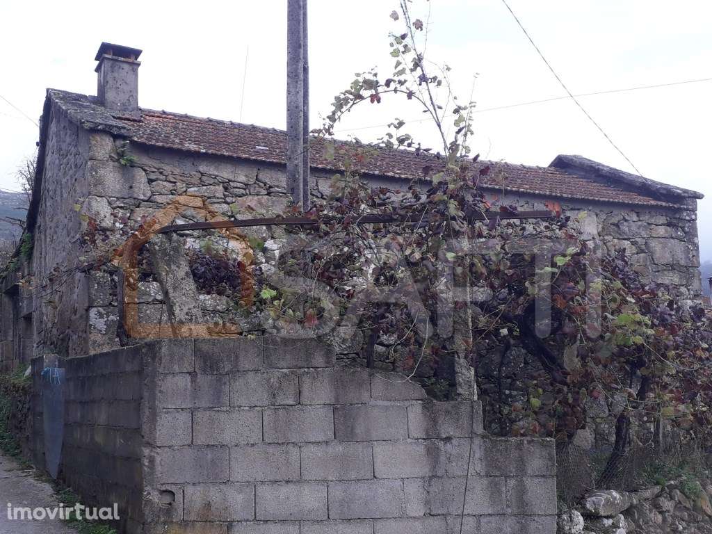 Casa em pedra para recuperar - Grande imagem: 2/5