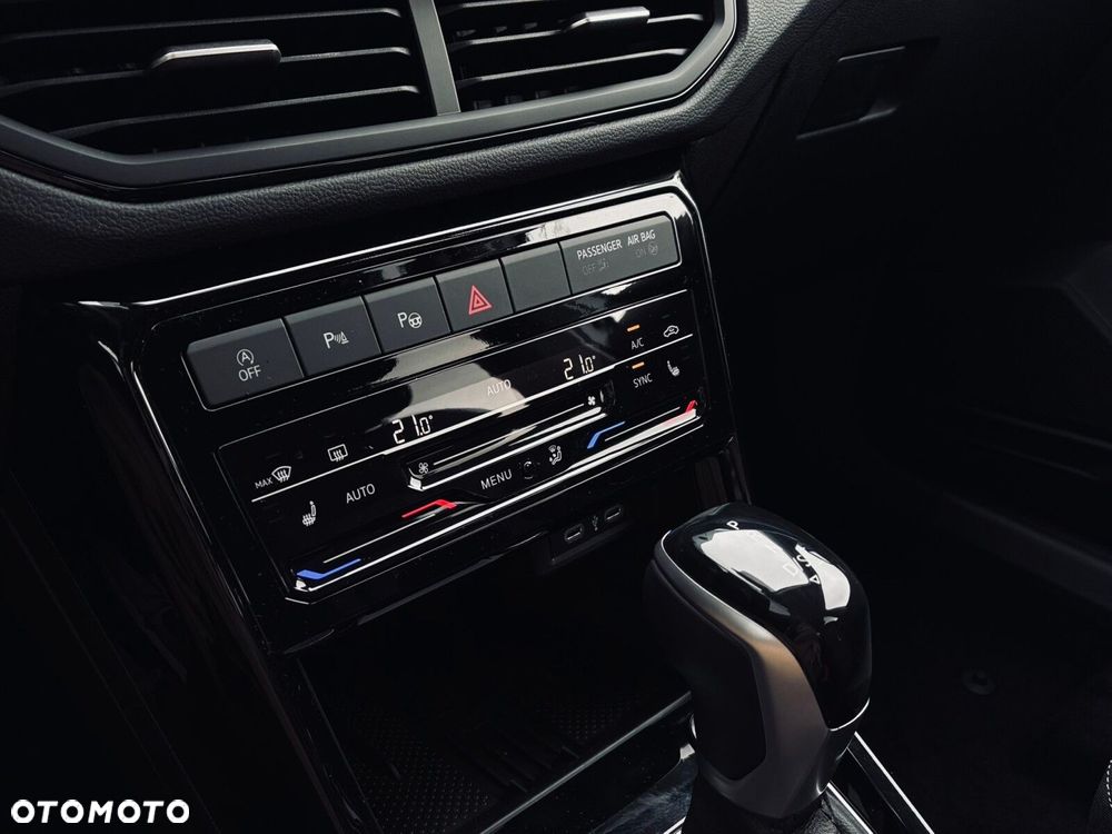 Volkswagen T-Cross - 17