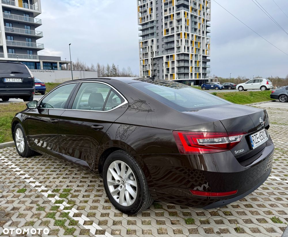 Skoda Superb 1.5 TSI ACT Style DSG - 4