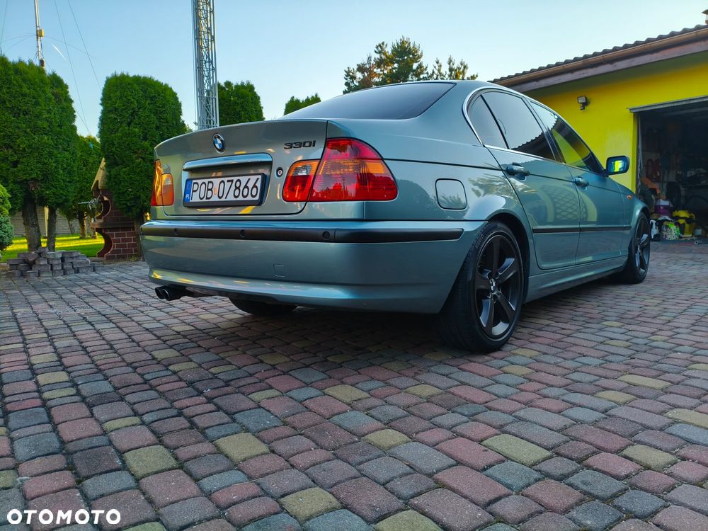 BMW Seria 3 330i - 11