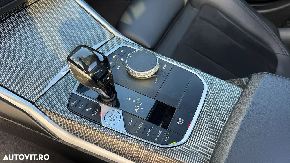 BMW Seria 3 330i AT - 12