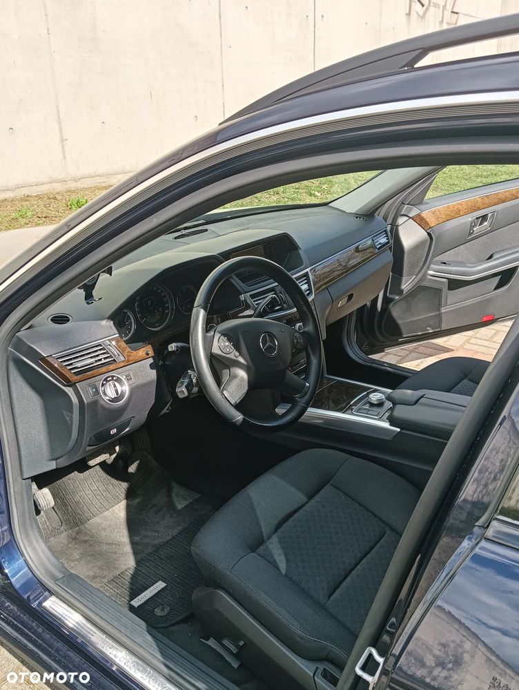 Mercedes-Benz Klasa E 220 CDI DPF BlueEFFICIENCY 7G-TRONIC - 16