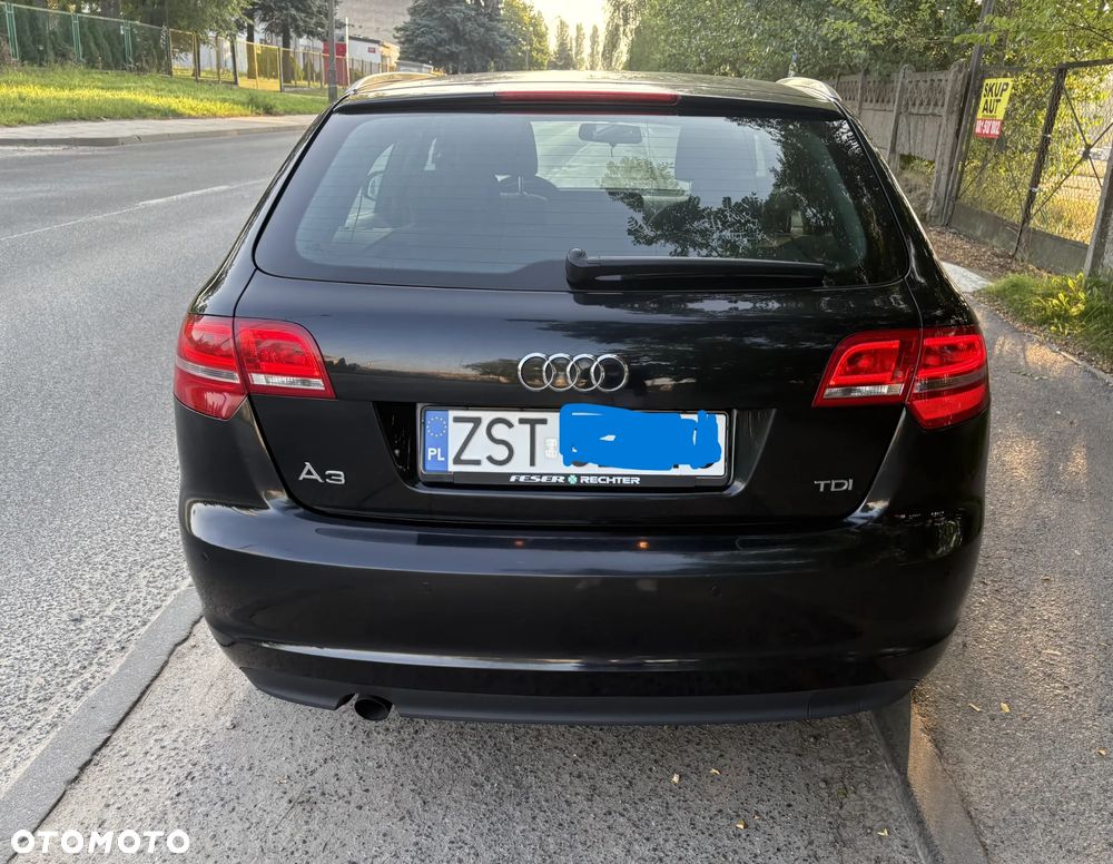 Audi A3 Sportback 1.6 TDI DPF S line Sportpaket - 3