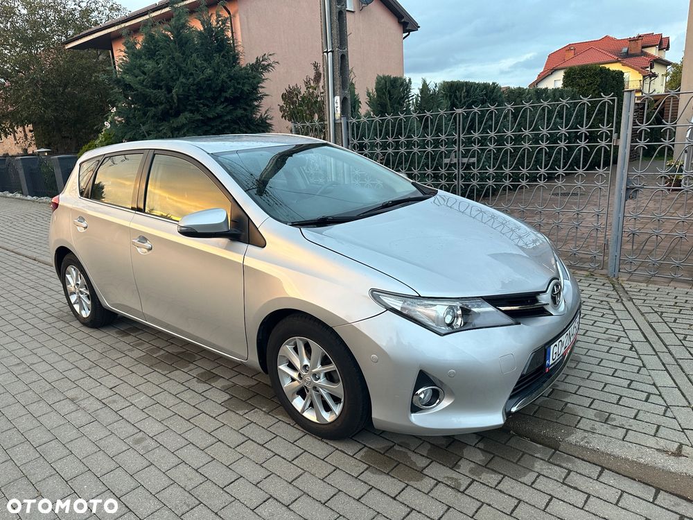 Toyota Auris 2014 photo 4