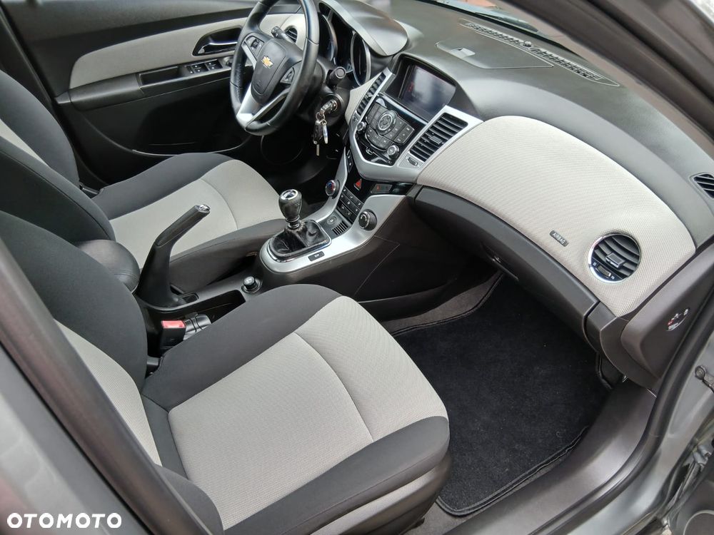 Chevrolet Cruze 1.8 LT+ - 32