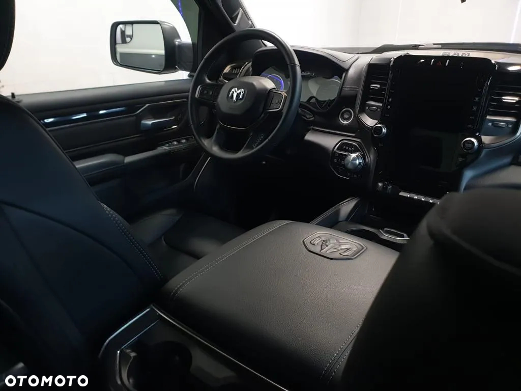 Dodge RAM 1500 5.7 4x4 - 14