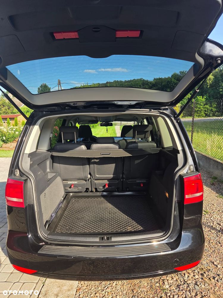 Volkswagen Touran - 14