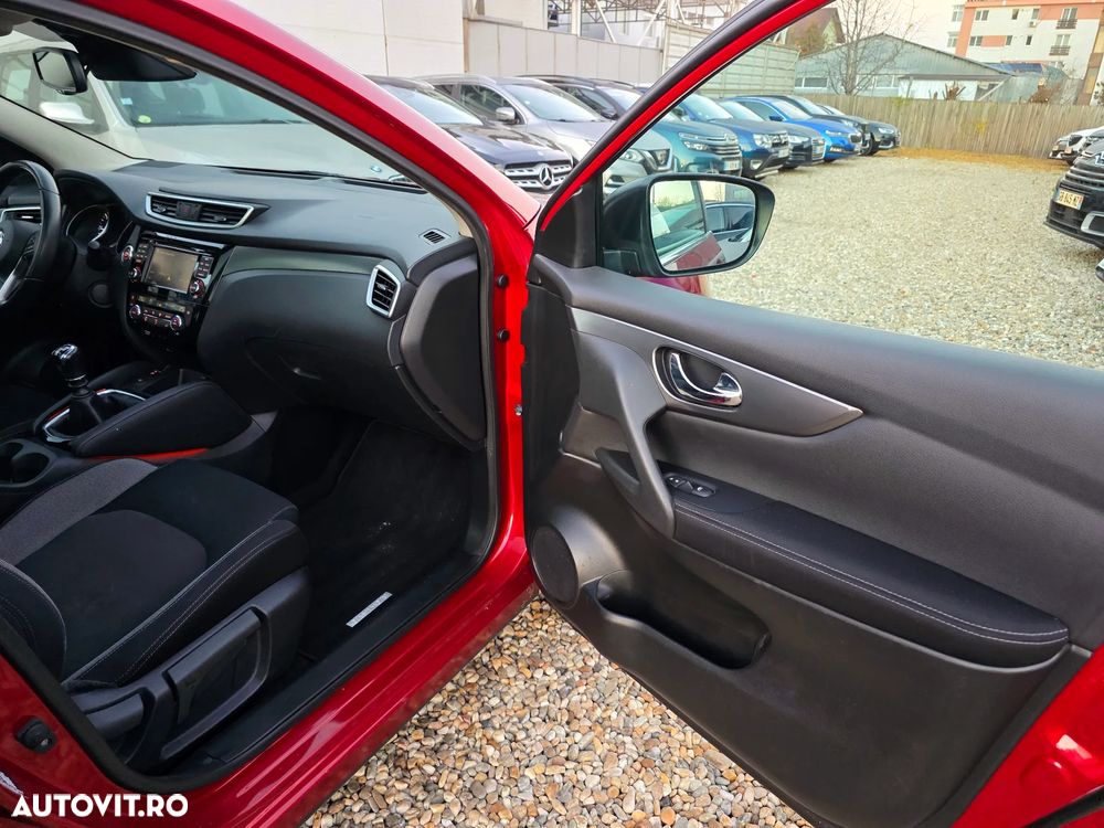 Nissan Qashqai 1.5 DCI N-Connecta - 13
