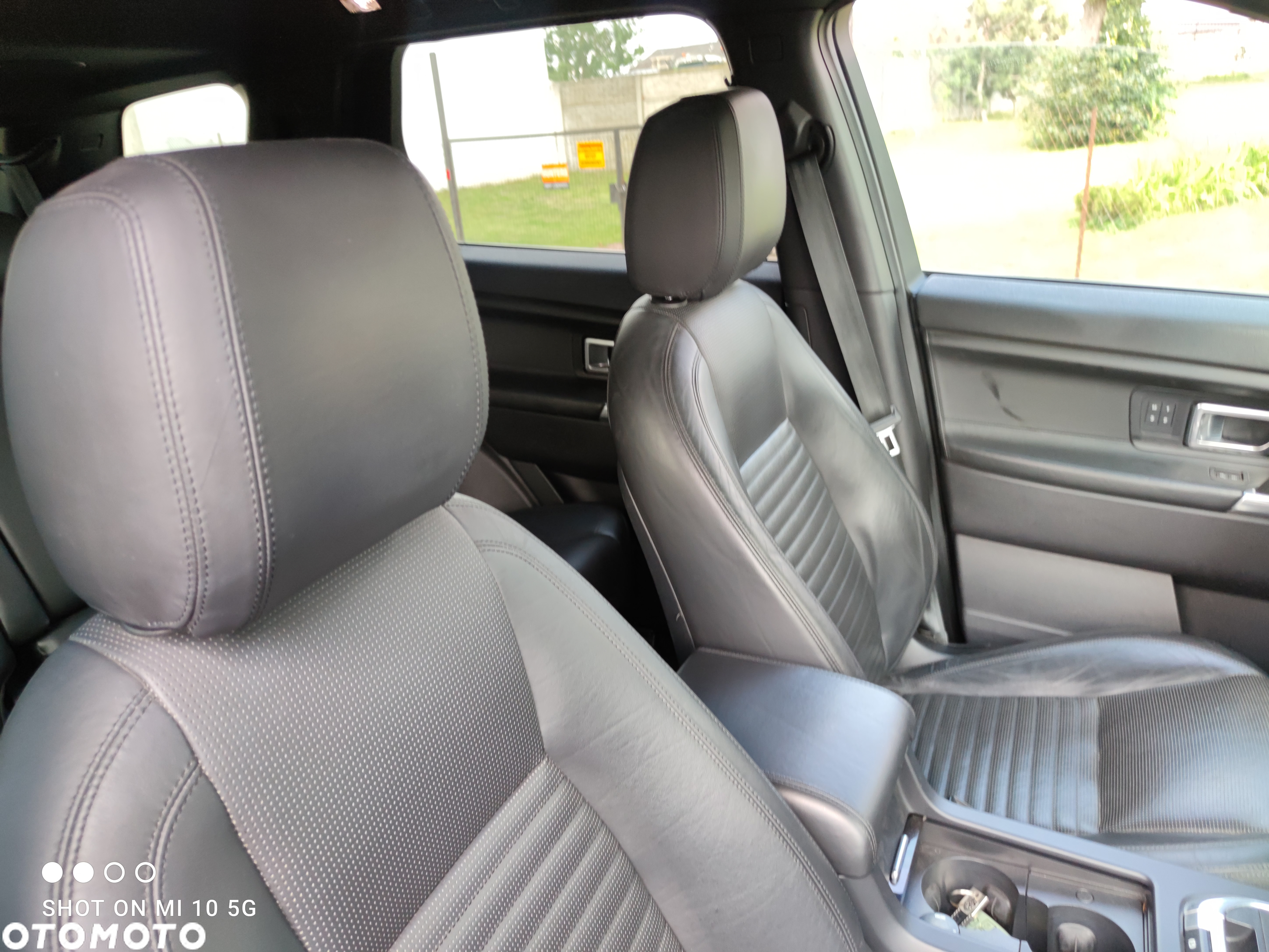 Land Rover Discovery Sport 2.0 Si4 HSE Luxury - 16
