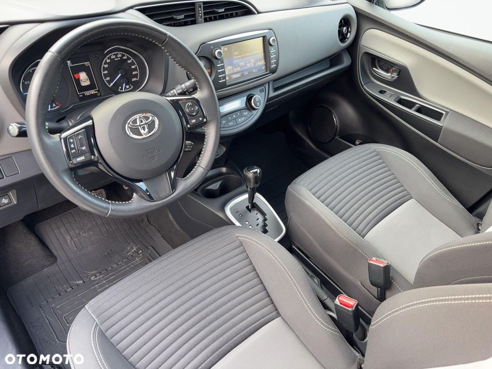 Toyota Yaris - 10