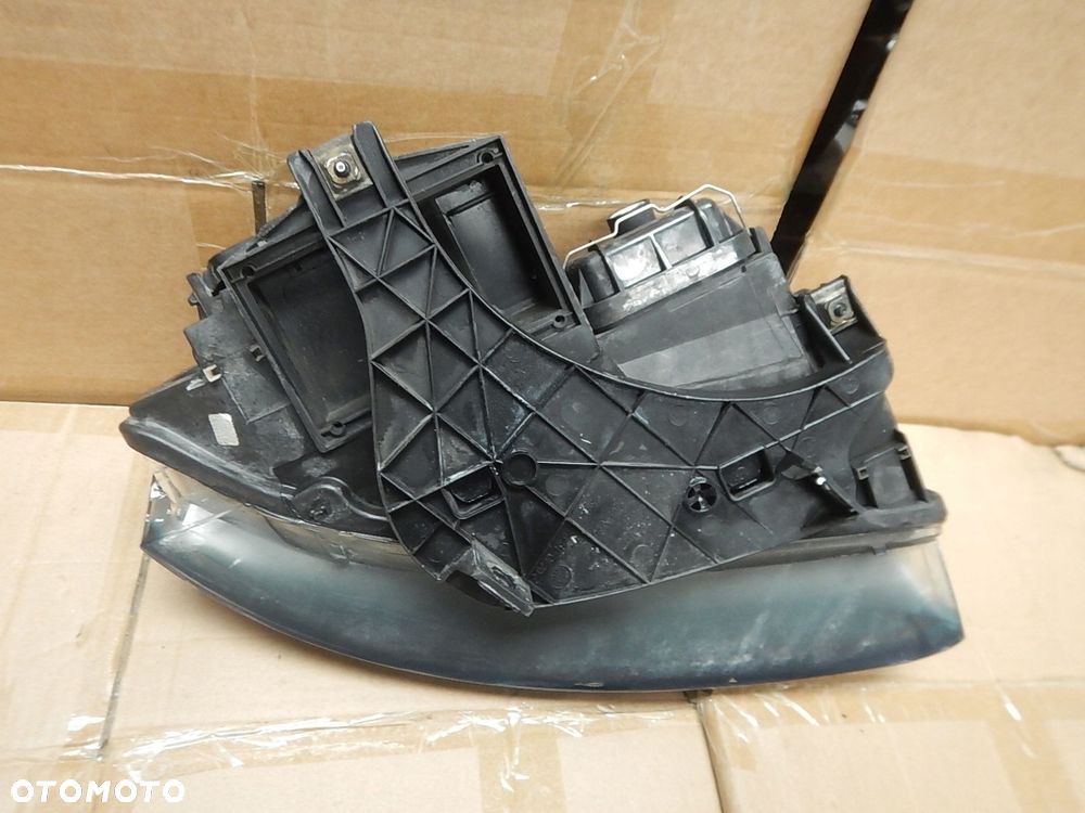 lampa przod lewa audi a4 b6 soczewka eu - 9