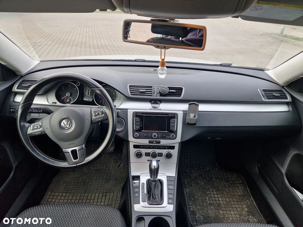 Volkswagen Passat 2.0 Blue TDI DSG SCR Trendline - 9