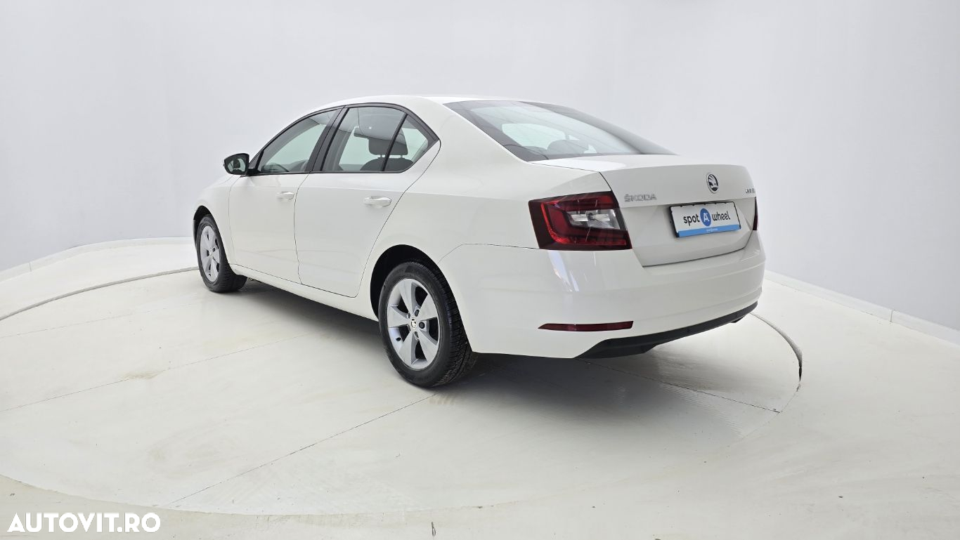 Skoda Octavia - 8