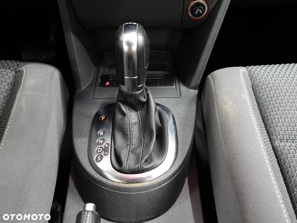 Volkswagen Touran 1.6 TDI DPF BlueMotion Technology DSG Comfortline - 33