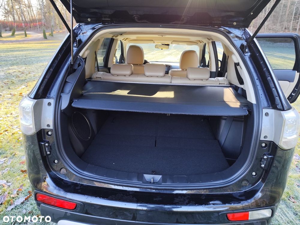 Mitsubishi Outlander 2.2 DID Instyle Navi 4WD - 20