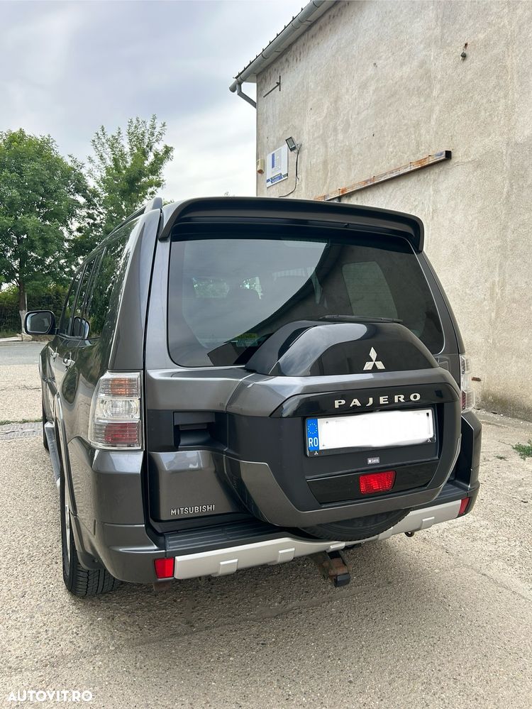 Mitsubishi Pajero 3.2 DI-D Instyle - 8