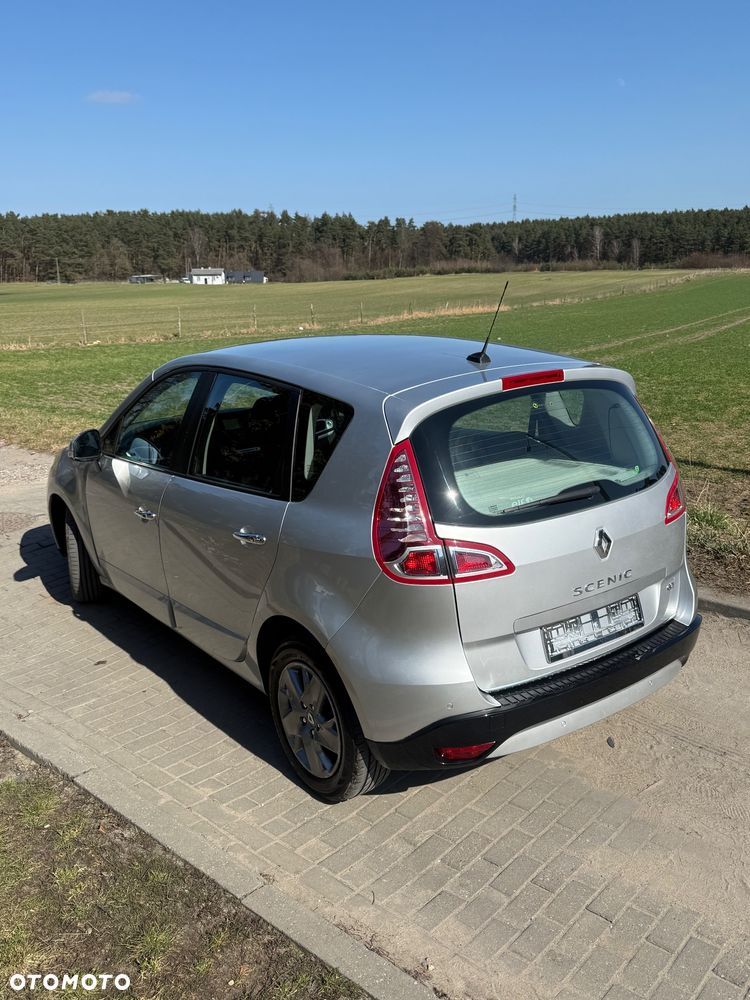 Renault Scenic dCi 110 EDC Paris - 6