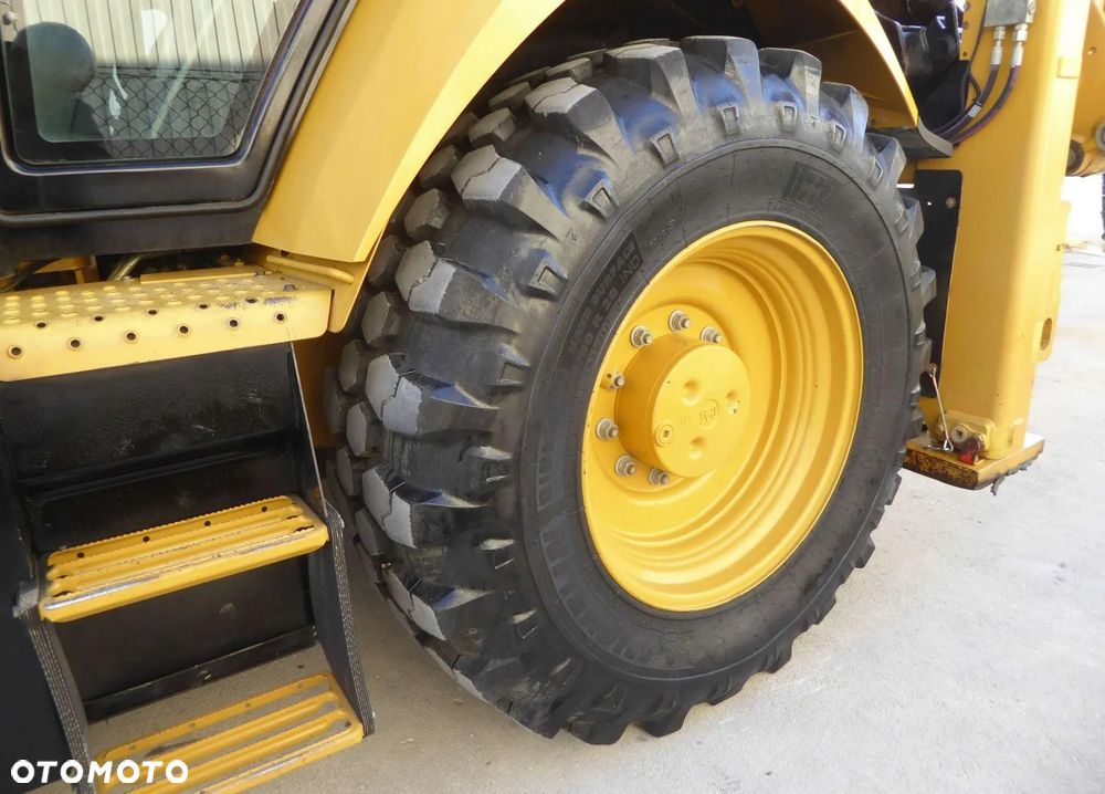 Caterpillar 432 F2 4-cylindrowy - 22