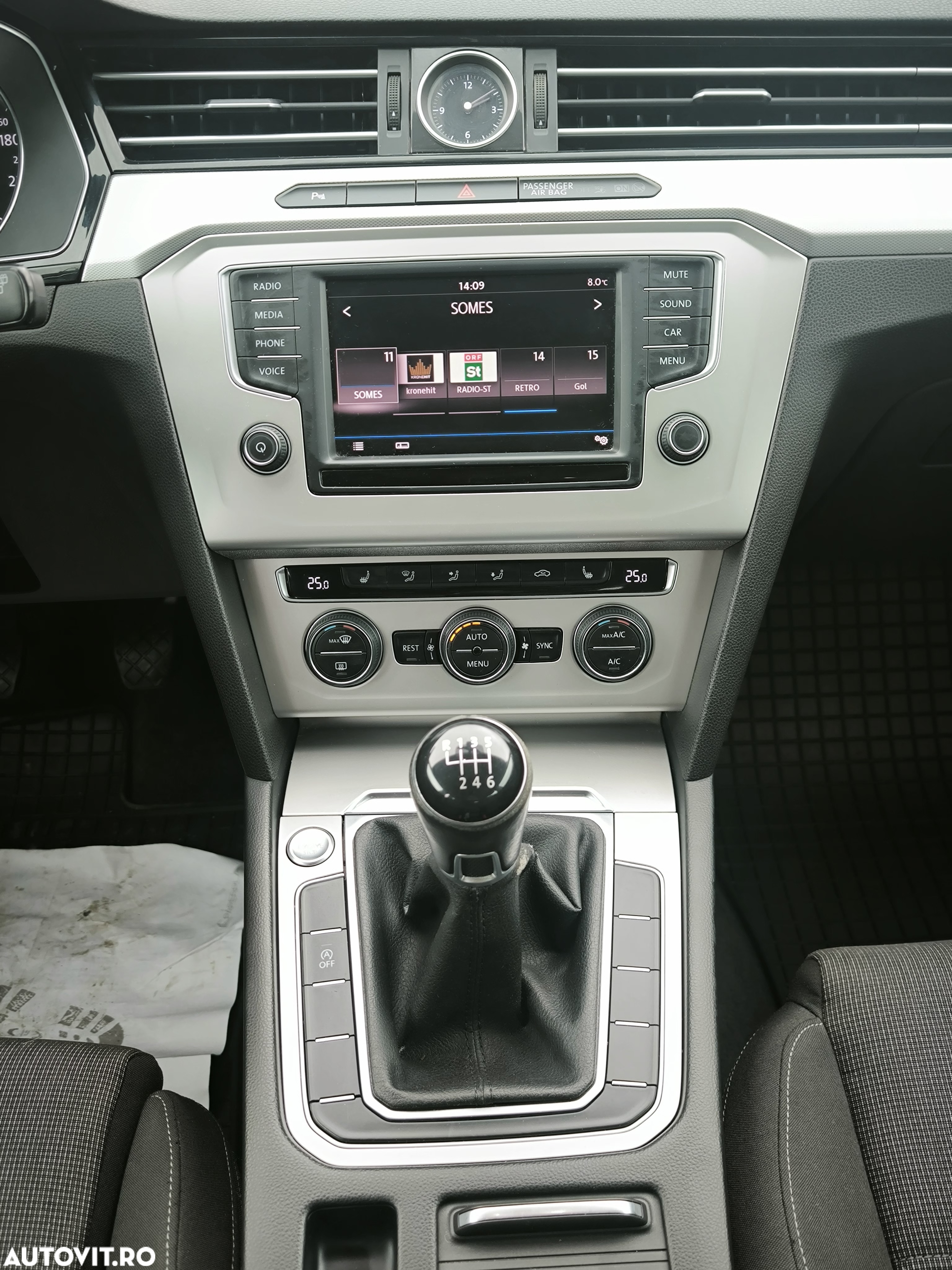 Volkswagen Passat Variant 1.6 TDI (BlueMotion Technology) Comfortline - 11