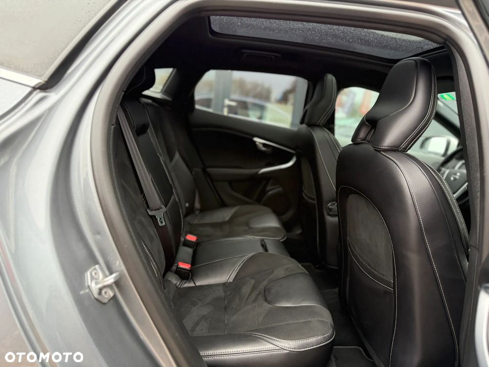 Volvo V40 D3 Drive-E R-Design Momentum - 32