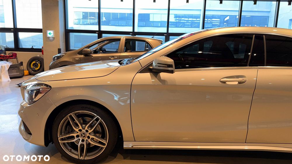 Mercedes-Benz CLA 220 4-Matic AMG Line - 7