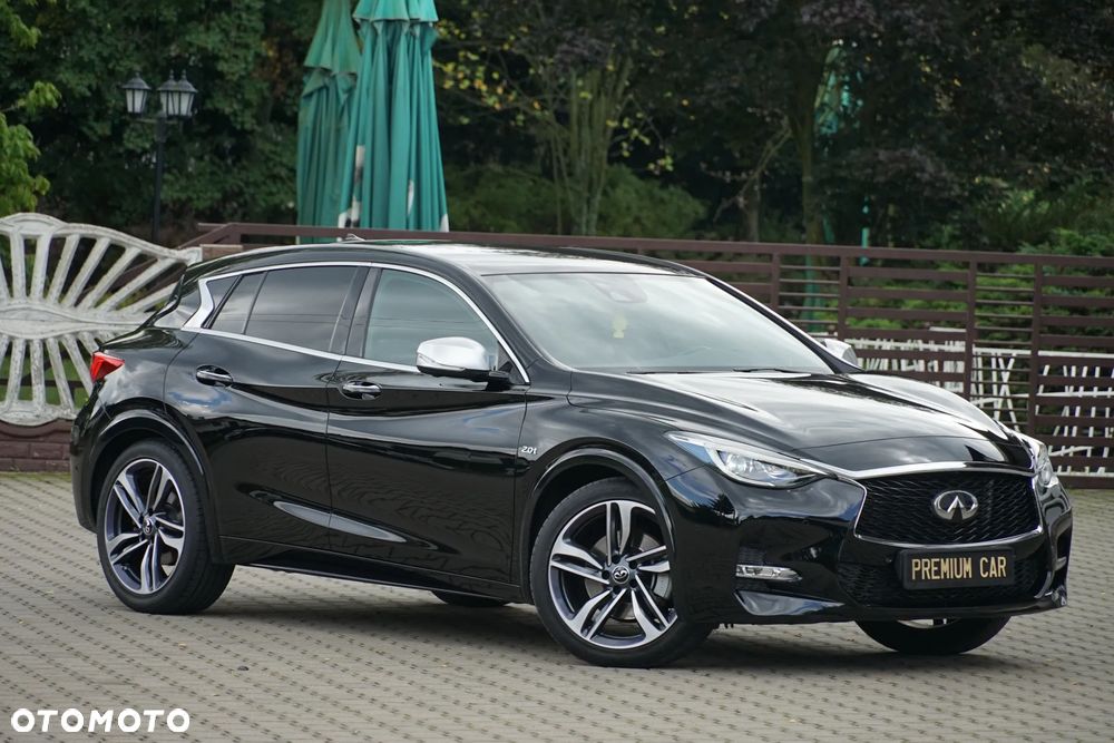 Infiniti Q30 2.0t DCT AWD Sport - 9