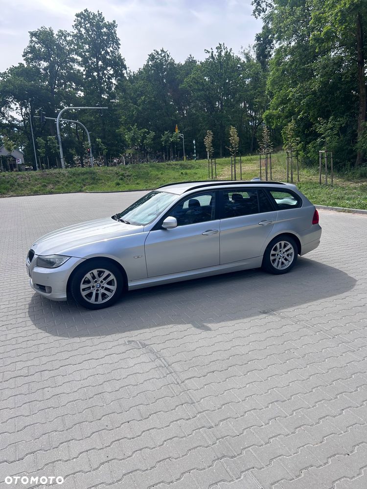 BMW Seria 3 318d DPF - 1