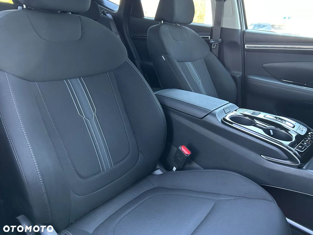 Hyundai Tucson 1.6 T-GDi HEV Executive 2WD - 23
