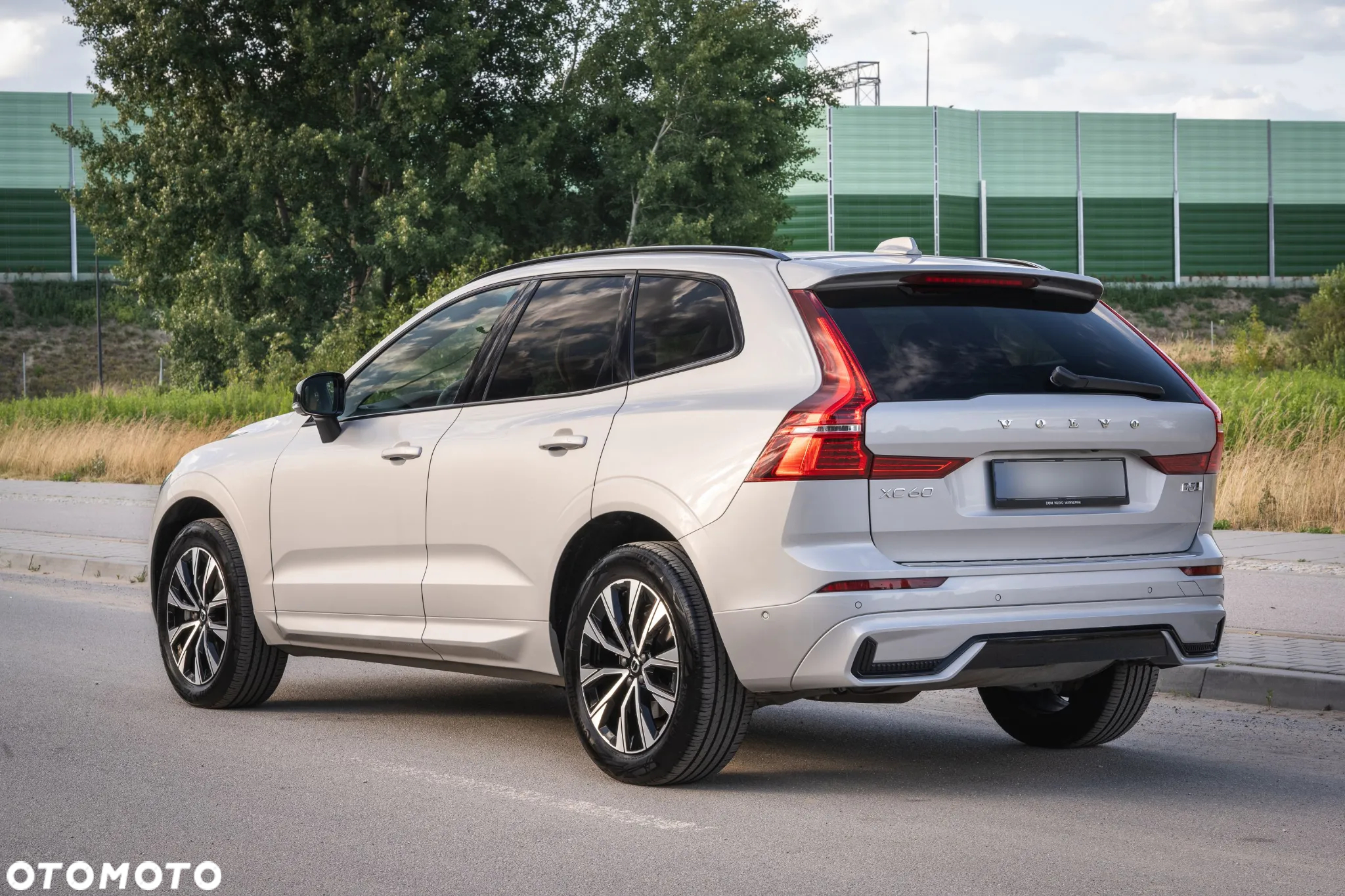 Volvo XC 60 B5 B AWD Plus Dark - 8