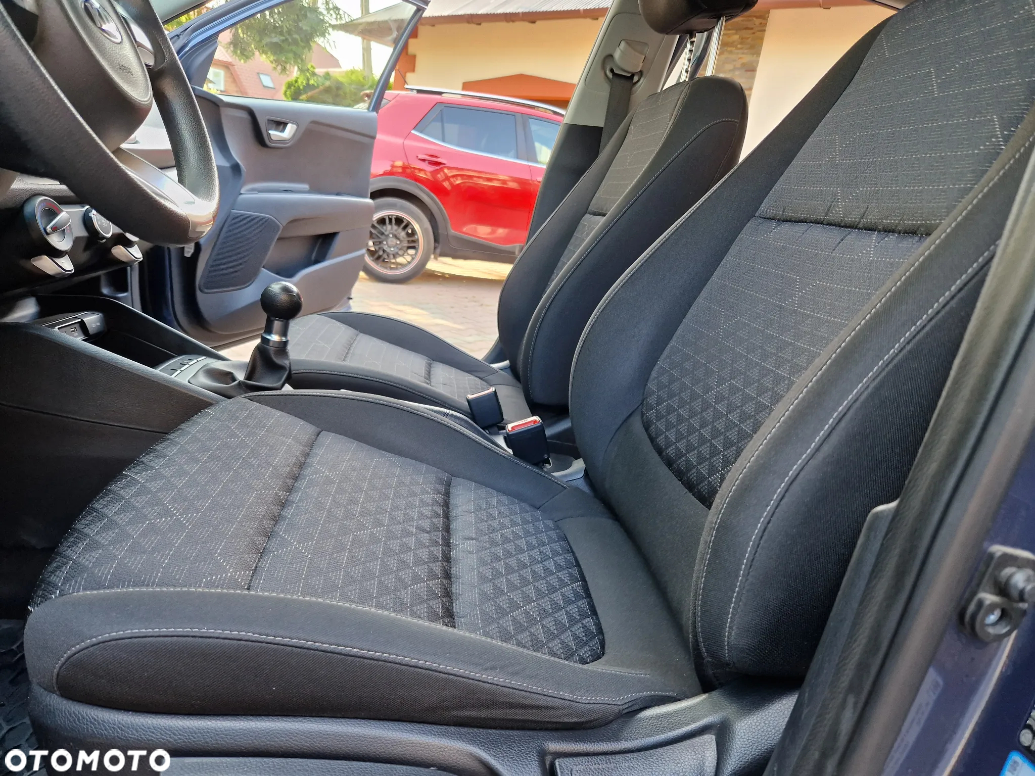 Kia Rio 1.2 L - 22