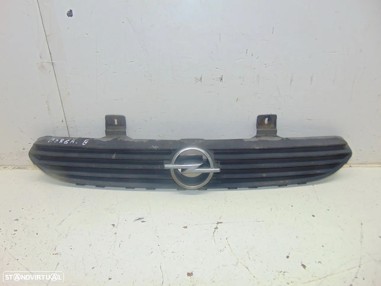 Opel Corsa B grelha - 1