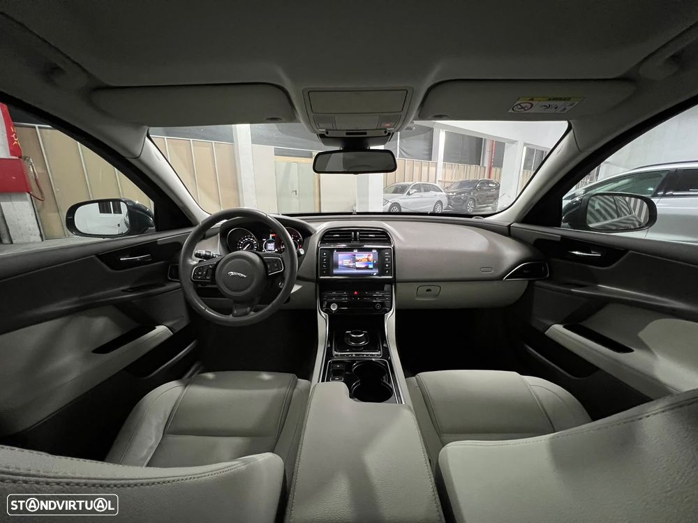 Jaguar XE 2.0 D Portfolio Aut. - 31