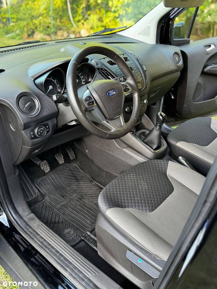 Ford Tourneo Courier 1.0 EcoBoost Titanium - 14