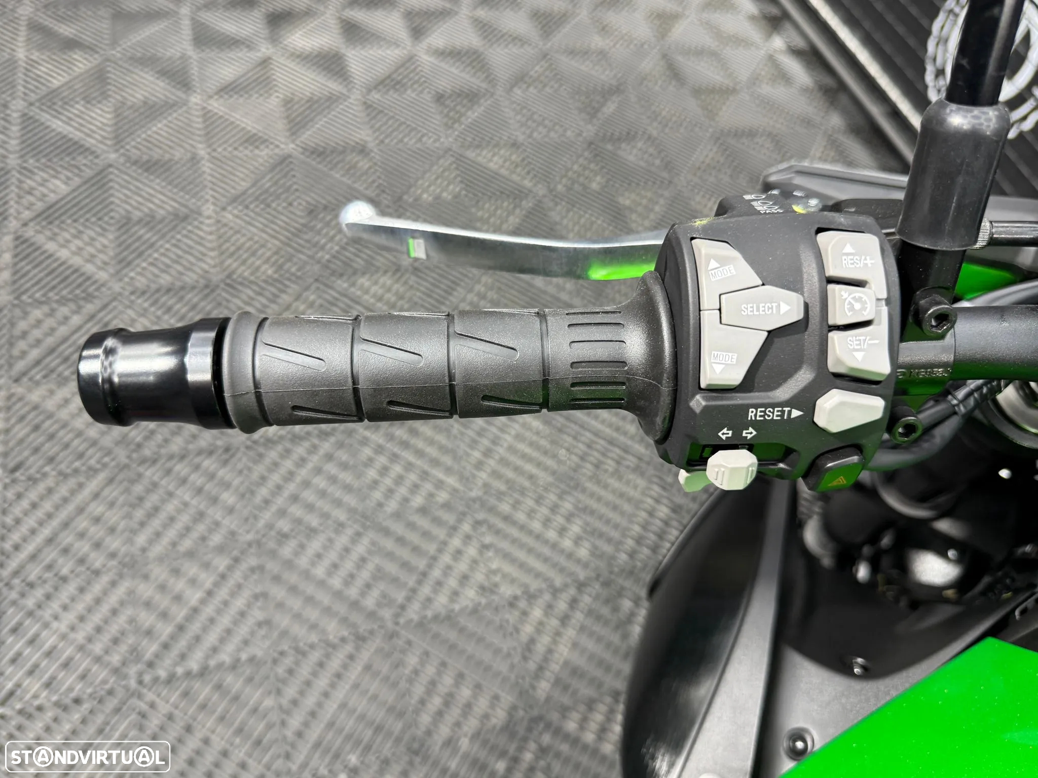 Kawasaki Z 900 2026 (CAMPANHA 0% JUROS) - 9