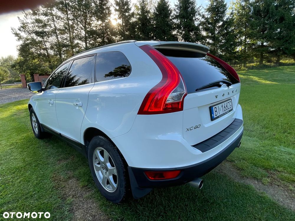 Volvo XC 60 3.2 AWD Momentum - 6