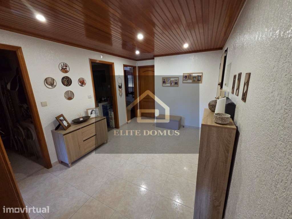 Apartamento T2 em Queluz com Parqueamento e Arrecadação - Grande imagem: 2/14