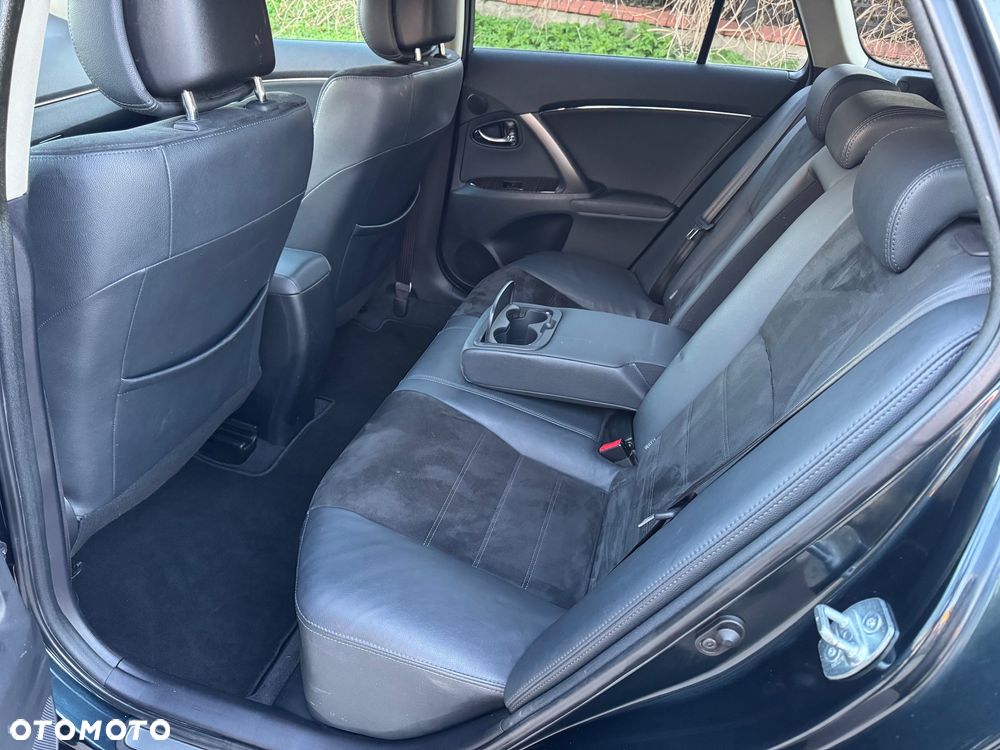 Toyota Avensis 1.8 Executive - 6