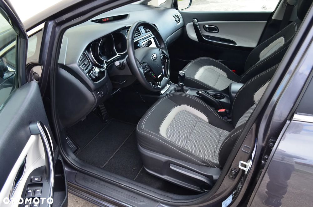 Kia Ceed 1.4 CVVT Fifa World Cup Edition - 15