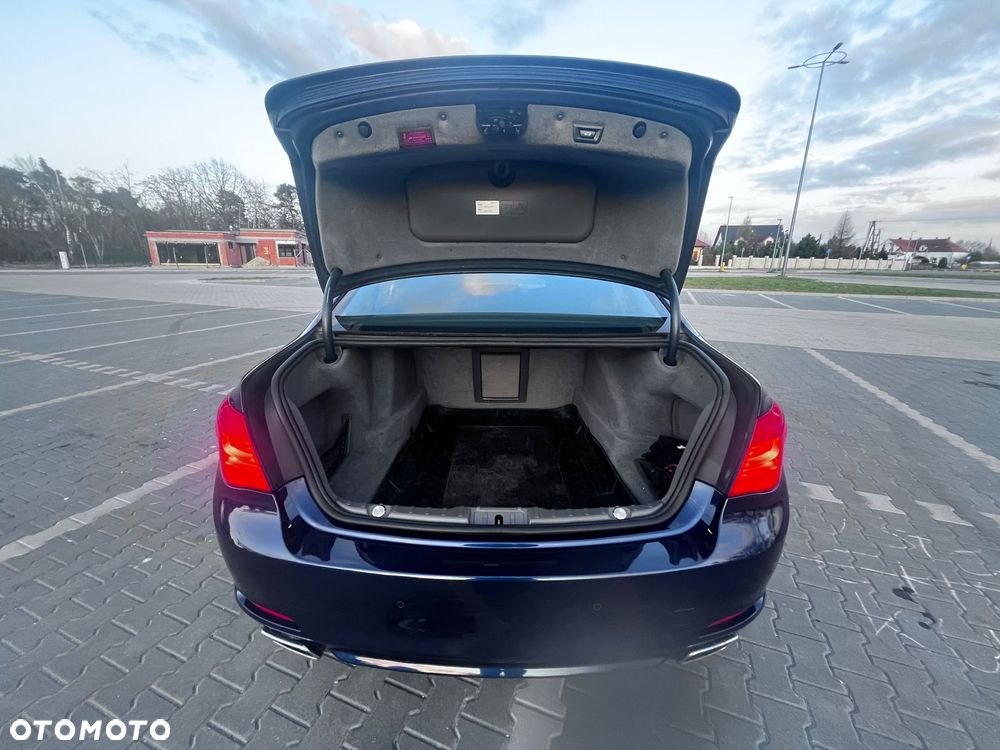 BMW Seria 7 740d xDrive - 21