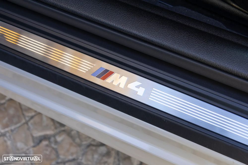BMW M4 Auto - 11