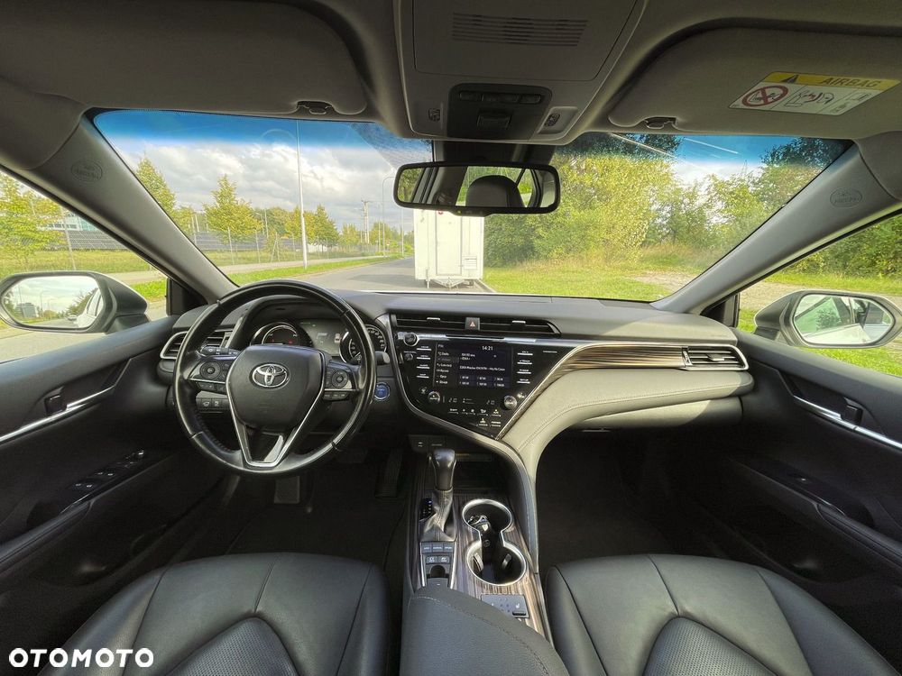 Toyota Camry 2.5 Hybrid Executive CVT - 14