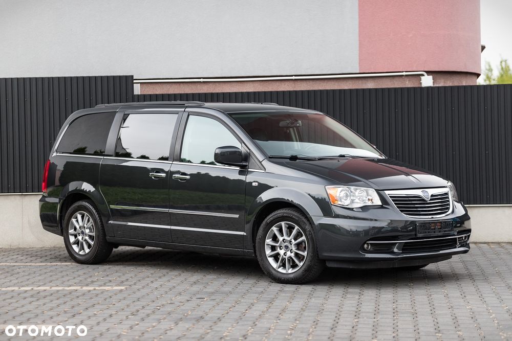 Lancia Voyager - 10