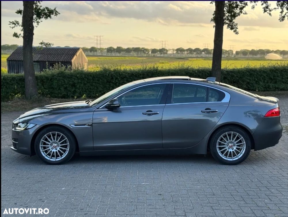 Jaguar XE 2.0 AWD Prestige - 5