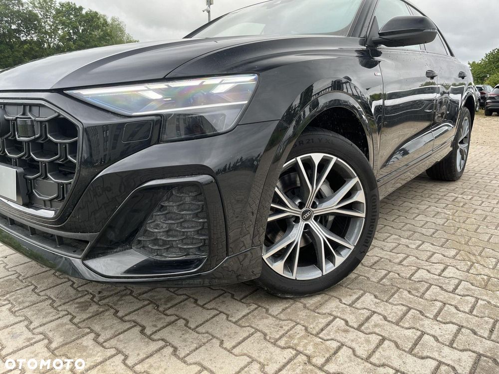 Audi Q8 - 10