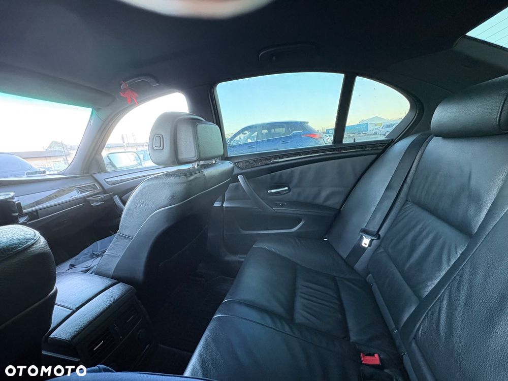 BMW Seria 5 520d - 14