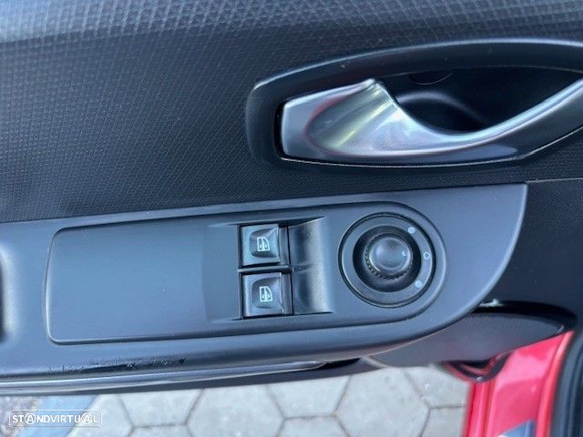 Renault Clio 0.9 TCe Limited - 16