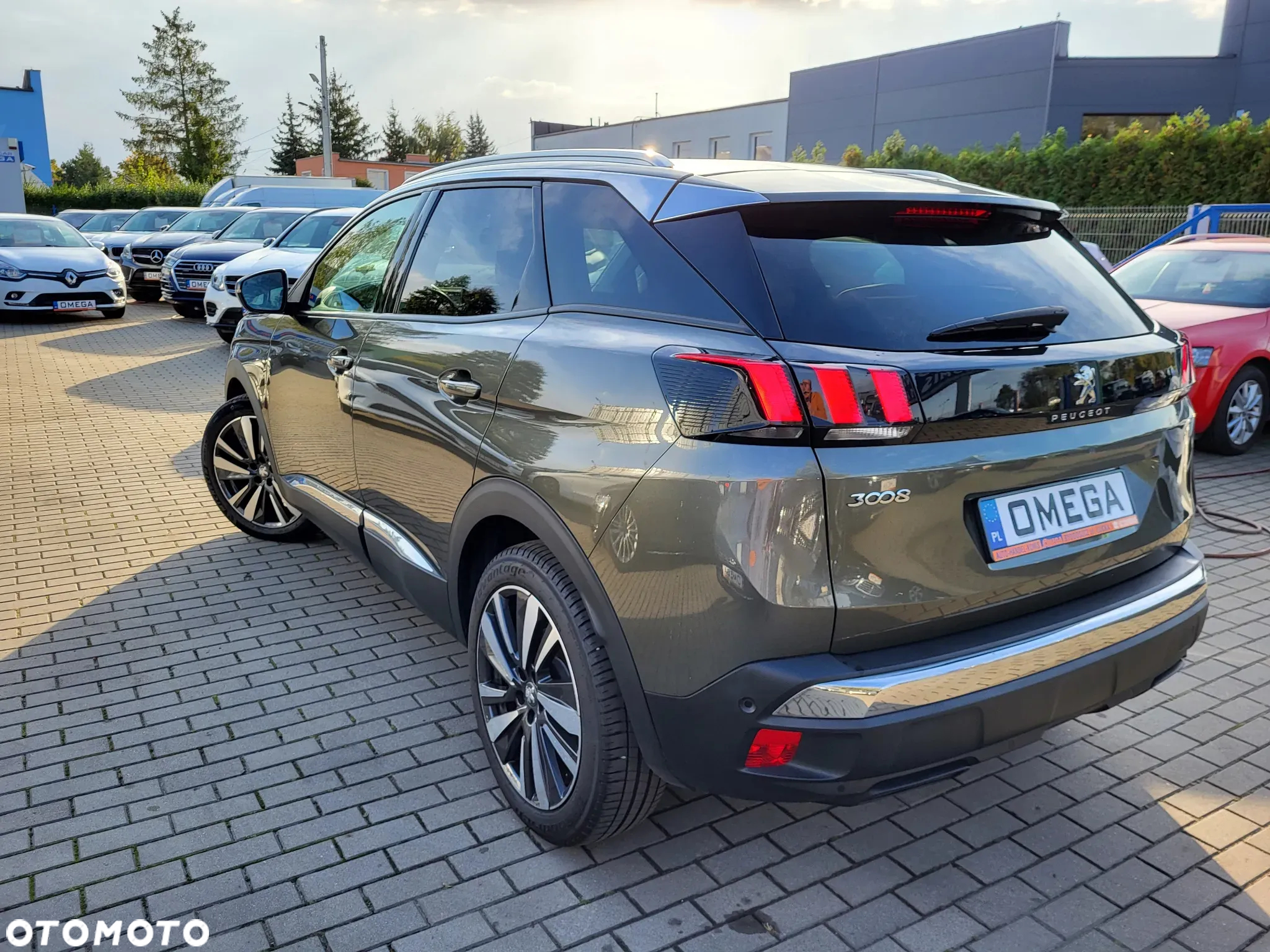 Peugeot 3008 1.5 BlueHDi Allure S&S EAT8 - 4