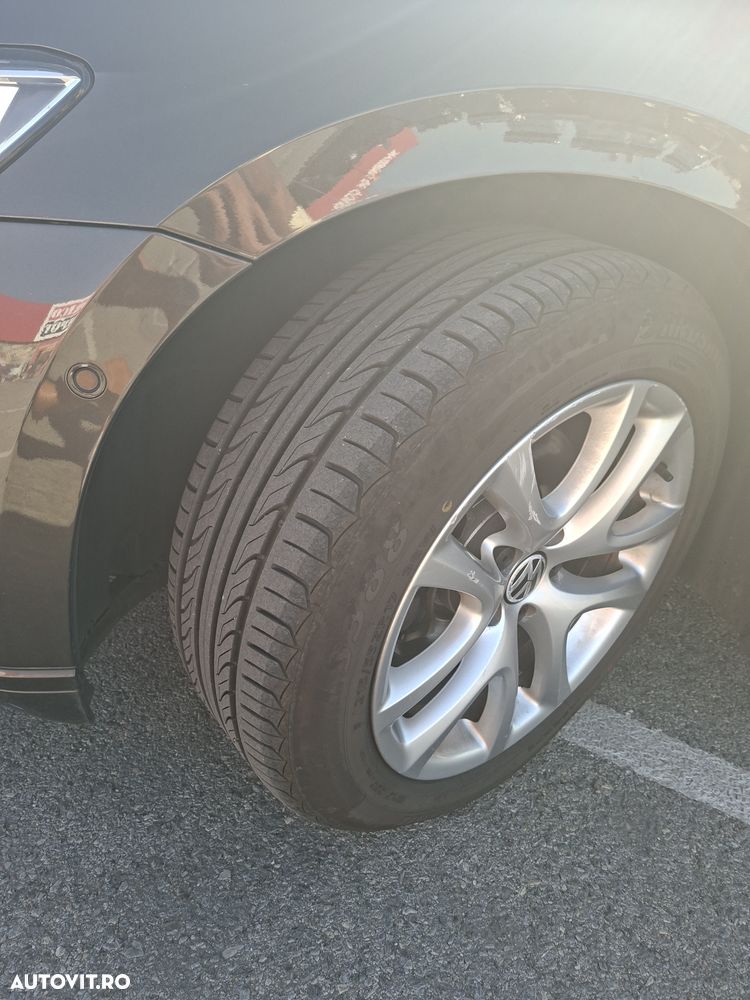 Volkswagen Passat - 13