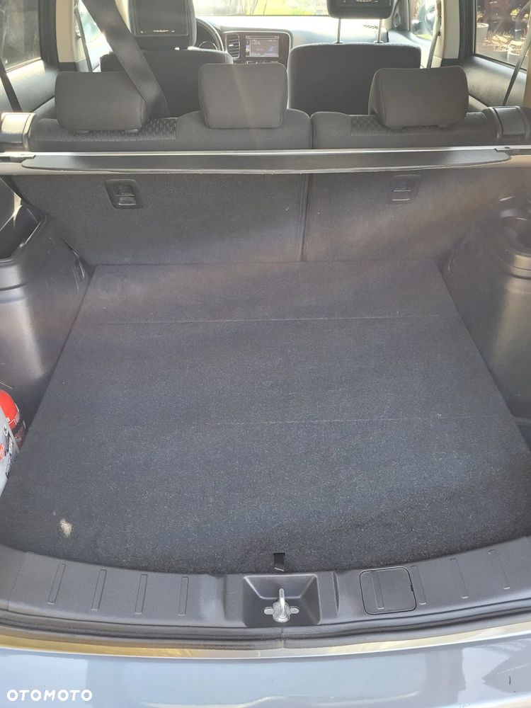 Mitsubishi Outlander 2.0 Intense 2WD - 22